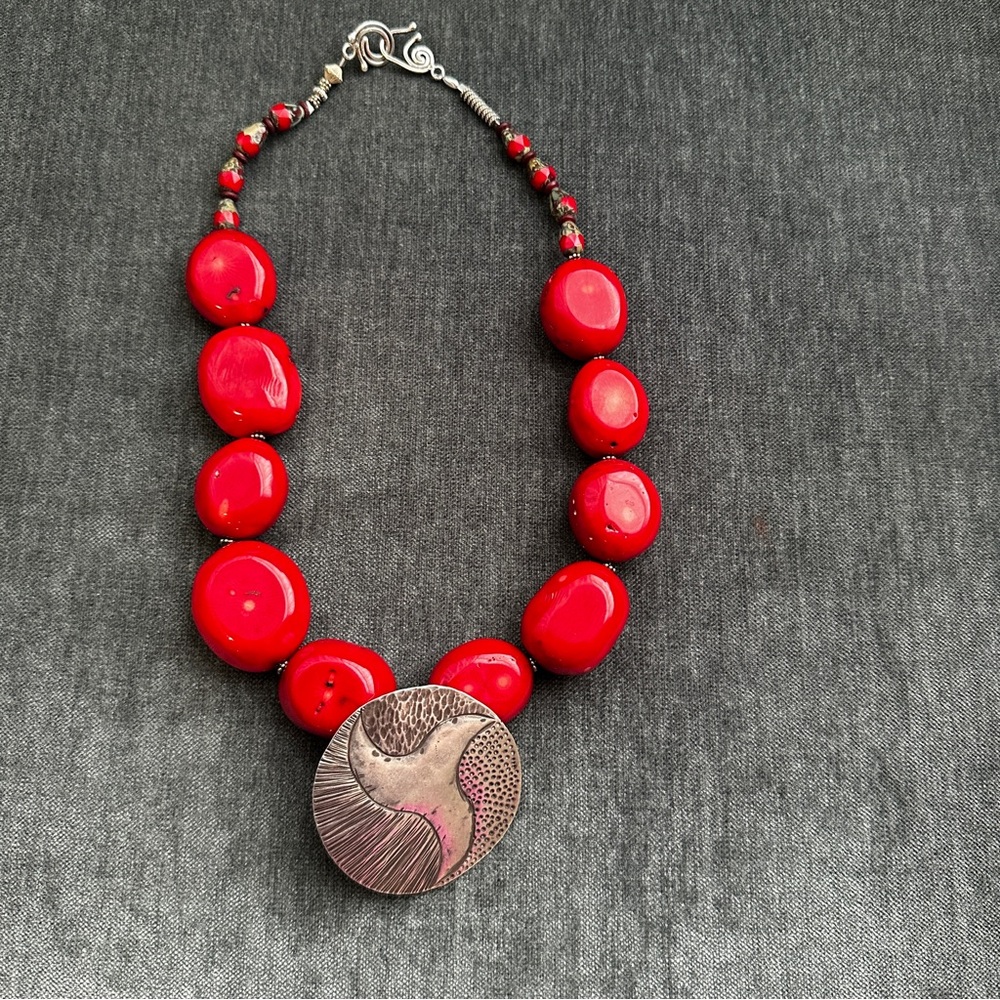 Bambuskoralle Red Beaded Necklace with Pendant